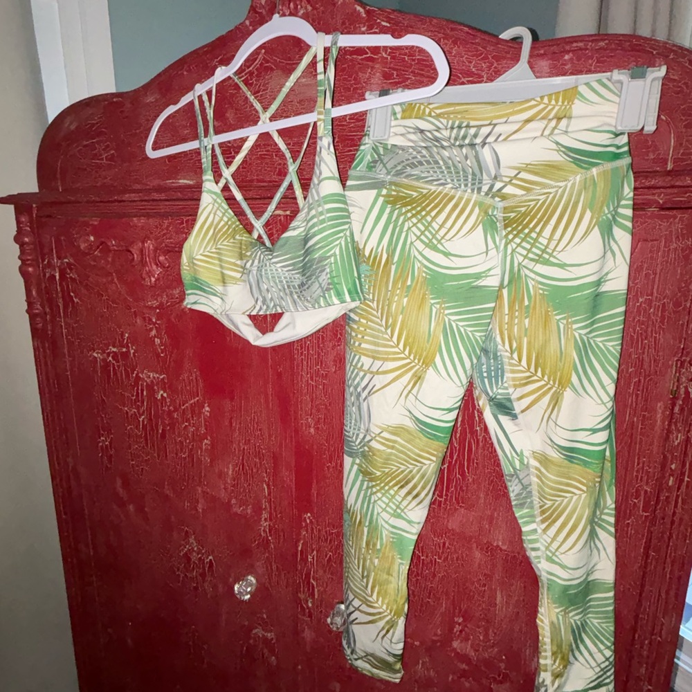 Leaf Print Activewear Set in Green and Yellow